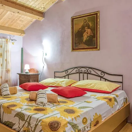 App Bonic Sa Balkonom I Pogledom Na *