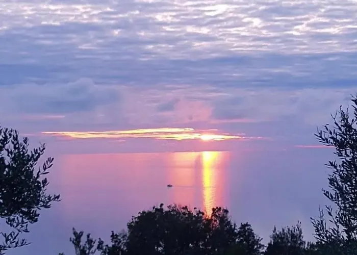 App Bonic Sa Balkonom I Pogledom Na Apartamento Veli Lošinj