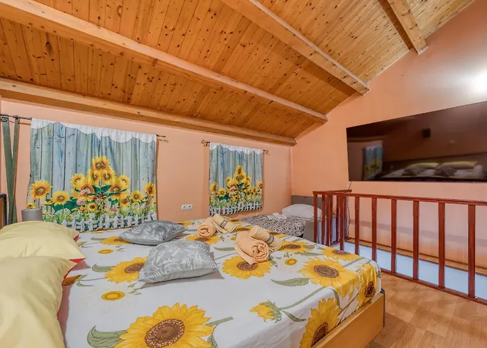 App Bonic Sa Balkonom I Pogledom Na Apartamento Veli Lošinj